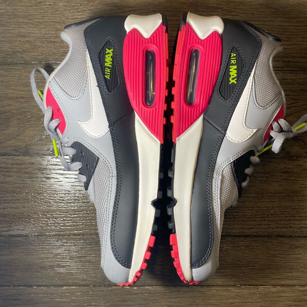 Men Nike Air Max (pink,lime green, gray, black & white).